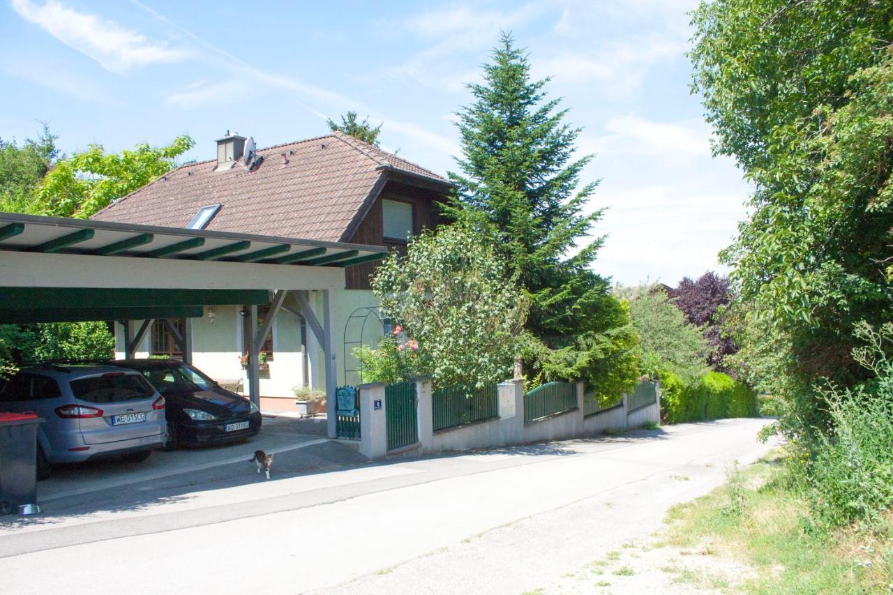 B&B Family Basement Apartment, Breakfast, Free Parking, 5Km From Tulln Chorherrn Exteriér fotografie